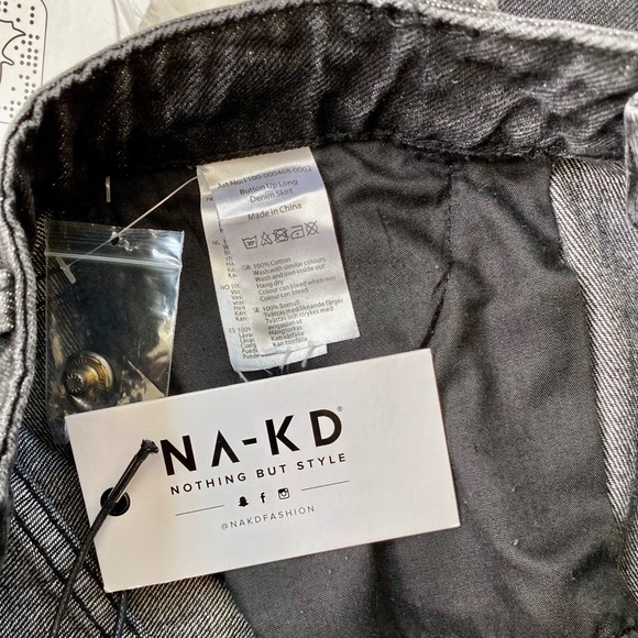 NWT NA-KD Button Up Front Black Denim Skirt - Picture 4 of 4